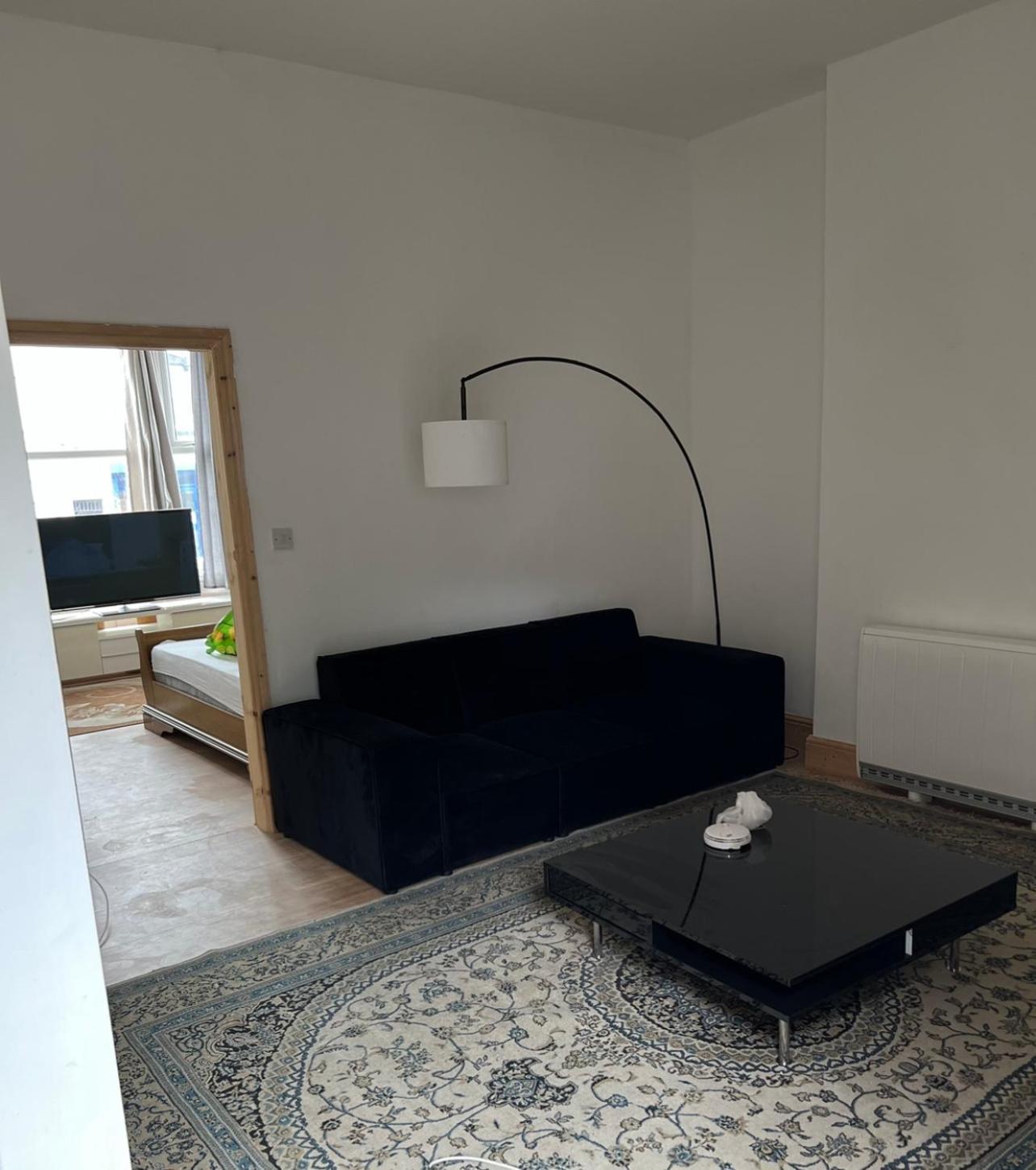 New Flat, Own Bathroom, Sitting Room & Large Bedroom - Walsall Bescot Exterior photo