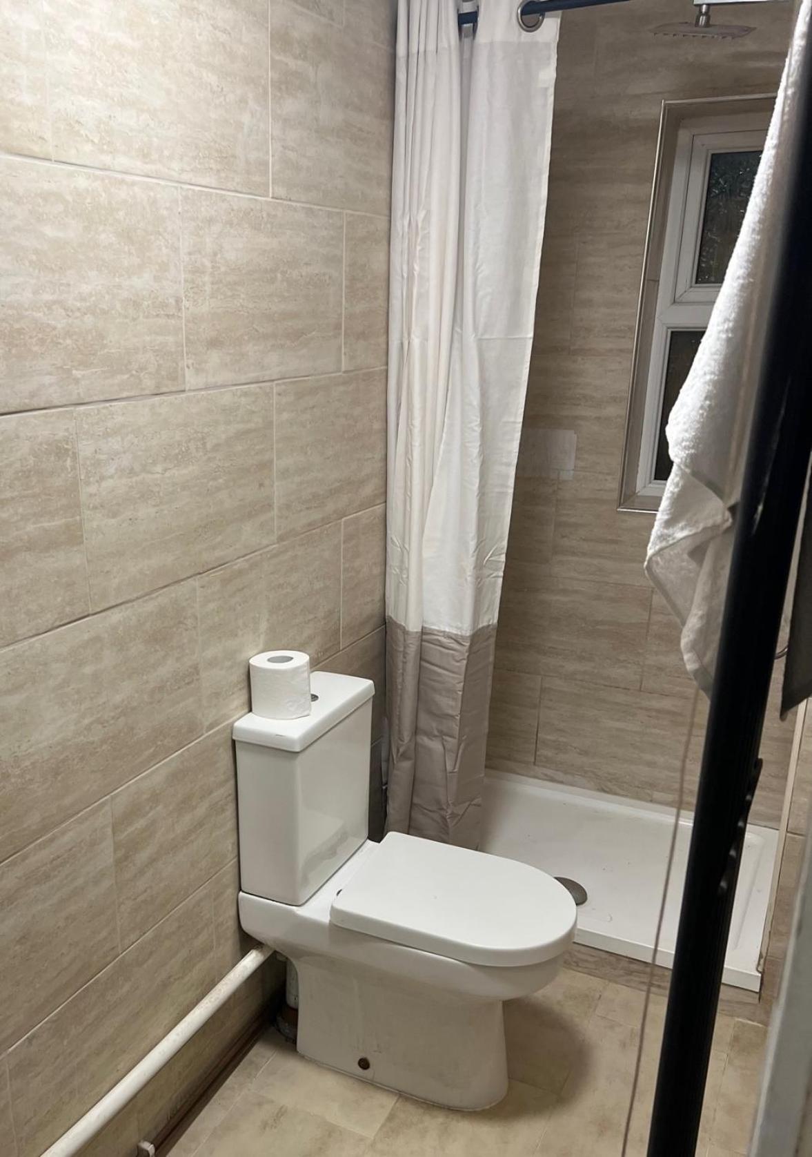 New Flat, Own Bathroom, Sitting Room & Large Bedroom - Walsall Bescot Exterior photo